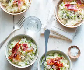 Risottos aux champignons, petits pois et pancetta