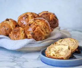 Apple and cinnamon hot cross buns