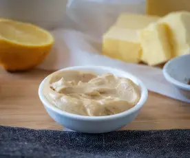 Beurre noisette emulsion (L'Atelier Gourmet Food)