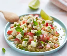 Salade de quinoa aux pêches et mozzarella