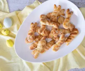 Greek Easter biscuits (Koulourakia)