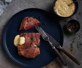 Sous-vide krvavý steak s omáčkou béarnaise 