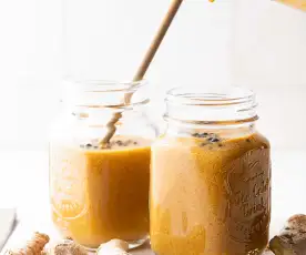 Ontstekingsremmende Papaya-kurkuma-gember-chia smoothie