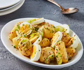 Salade chaude de pommes de terre (avec le Peeler)