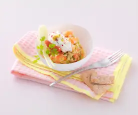 Tartare de crevettes et fenouil aux agrumes, crème de ricotta Passion et baies roses
