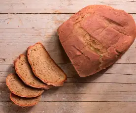 Pane rosa alle barbabietole e finocchietto selvatico