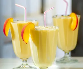 Milkshake alle pesche e vaniglia