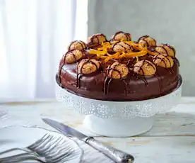 Torta agli amaretti con cioccolato fondente al profumo di arancia