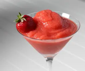 Frozen strawberry daiquiri