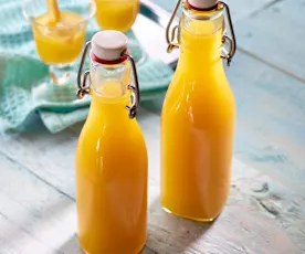 Apricot liqueur