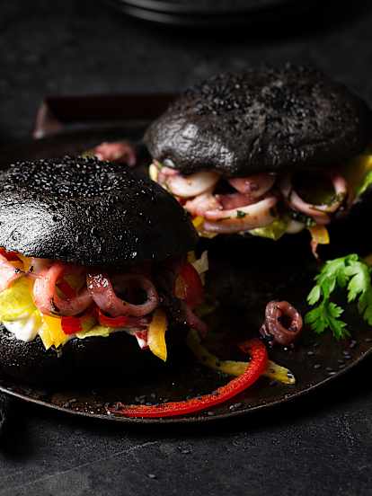 Bao buns negros con calamares