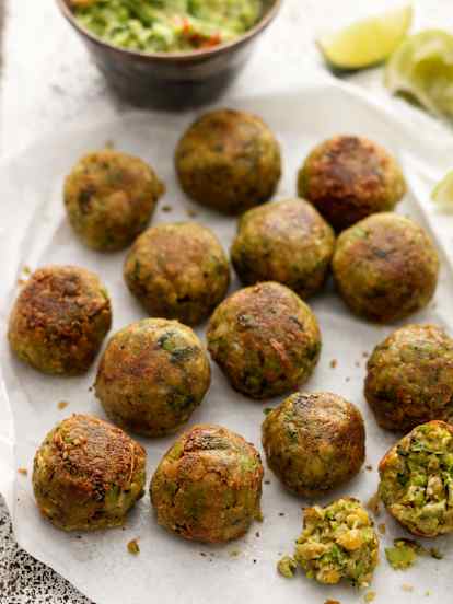 Falafele z bobu i cieciorki