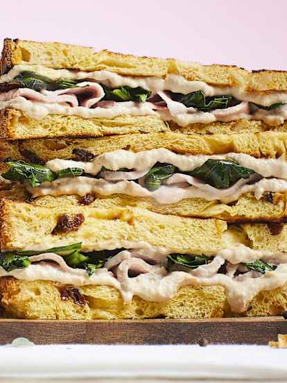 Panettone-Sandwich met Vitello Tonnato