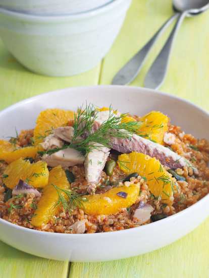 Ensalada de quinoa con caballa y naranja