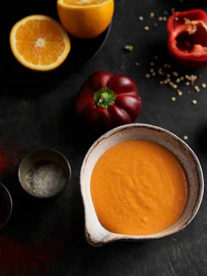 Hollandaisesaus met rode peper en paprika