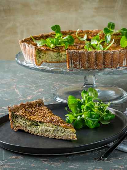 Sellerie-Topfen-Quiche mit Räucherforelle