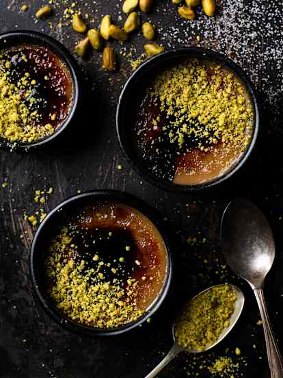 Pistachio 'crème brûlée'