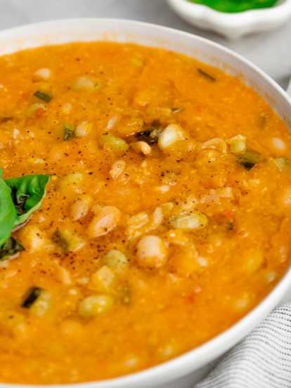 Porotos con mazamorra y zapallito italiano (vegano)