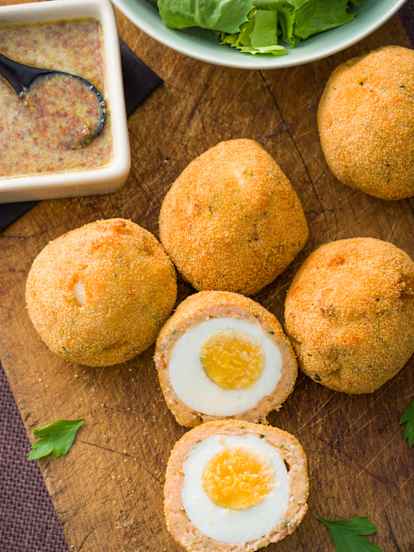 Huevos escoceses con salmón (Scotch eggs)