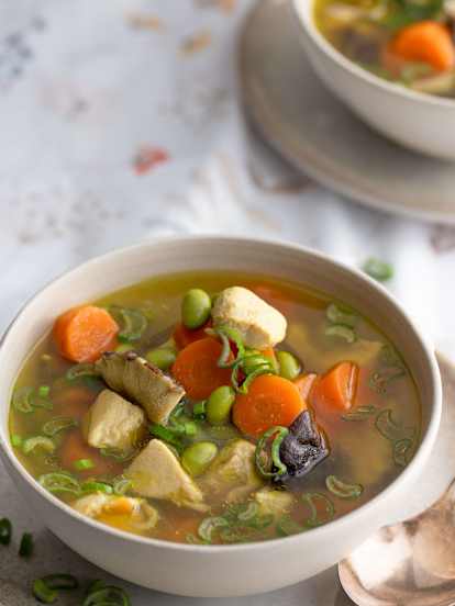 Kippensoep met Kurkuma, Gember en Gemengde Groenten