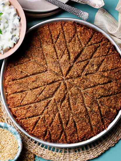 Baked kibbeh (kibbeh bil sanieh)