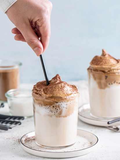Dalgona coffee classic (kawa po koreańsku)