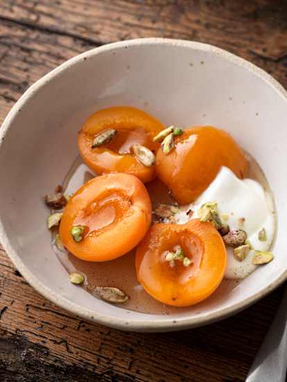 Abricots vapeur, sirop à la cardamome