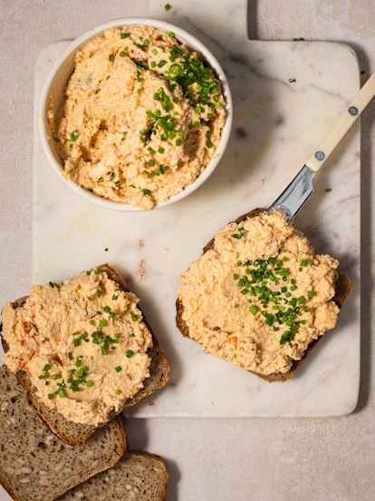 Pasta jajeczna z suszonymi pomidorami