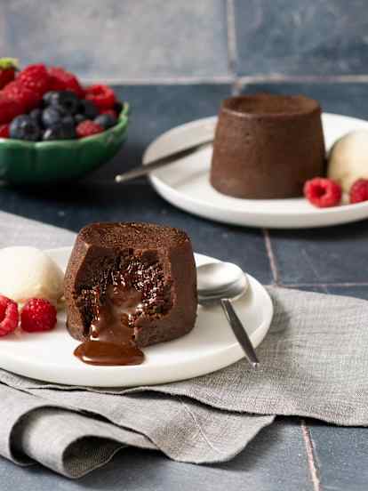 Steamed chocolate lava cakes