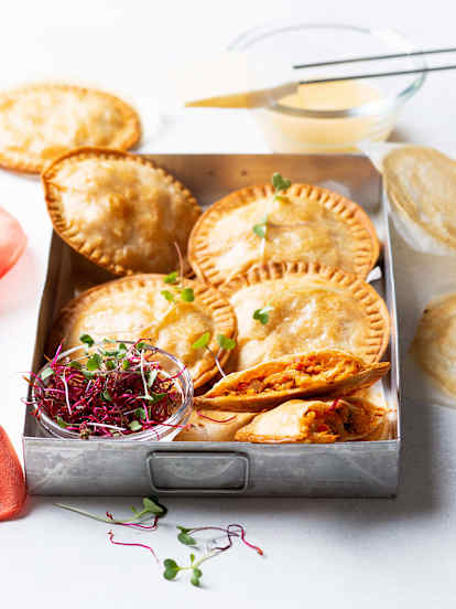 Empanadillas de bonito y pisto