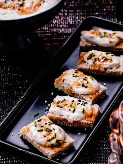 Tartinade de feta fouettée et miel aux épices
