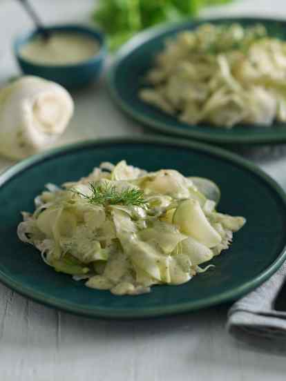 Ensalada de hinojo, apio y manzana verde