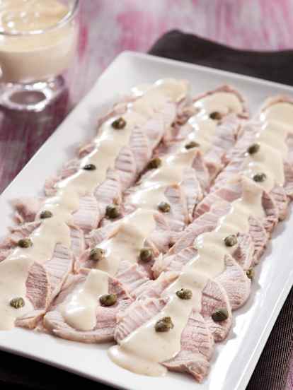 Vitello tonnato (ternera con salsa de atún)