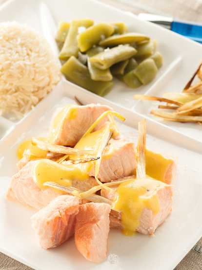 Salmón con salsa de naranja