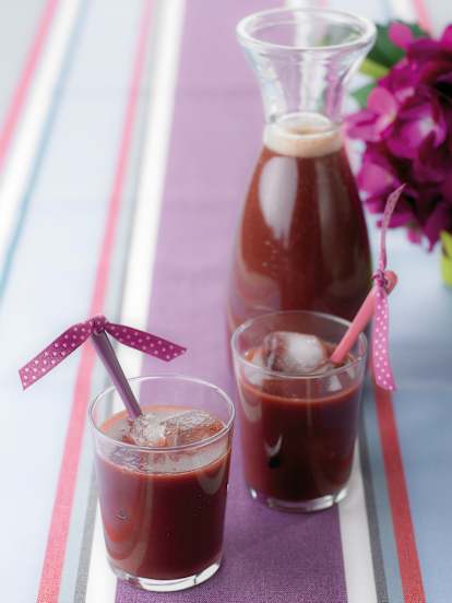 Suco de açaí, laranja e maçã