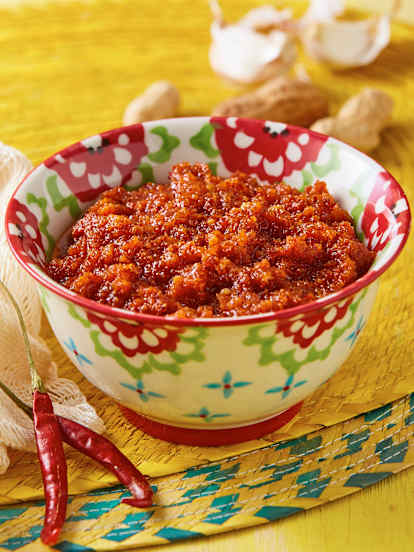 Salsa de chile de árbol con cacahuate