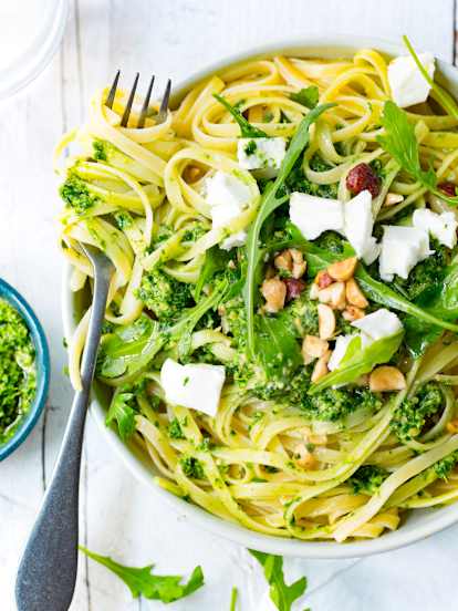 Linguine au chèvre frais et pesto de roquette