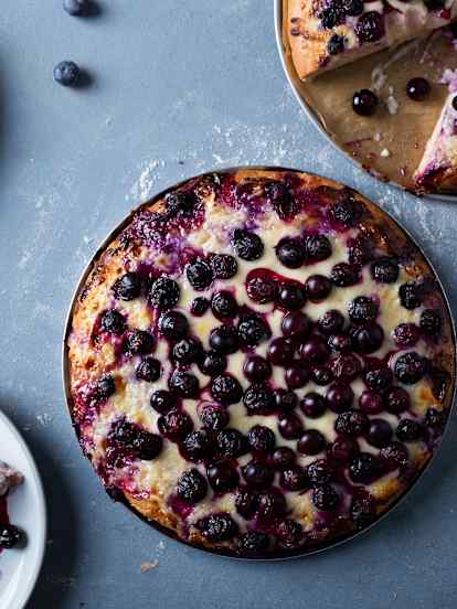 Pizza de mascarpone y arándanos
