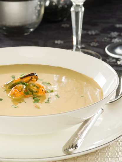 Sopa de mejillones al azafrán