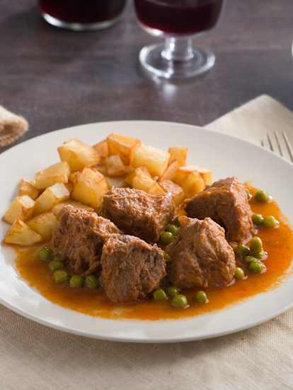 Espaldilla guisada al vino tinto