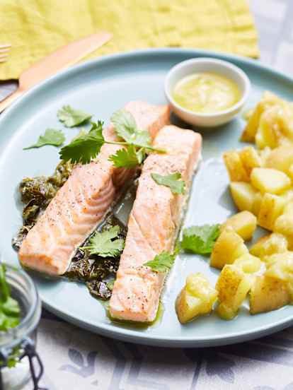 Papillote de poisson à l’oseille et écrasé de pomme de terre à l’ail et zeste de citron