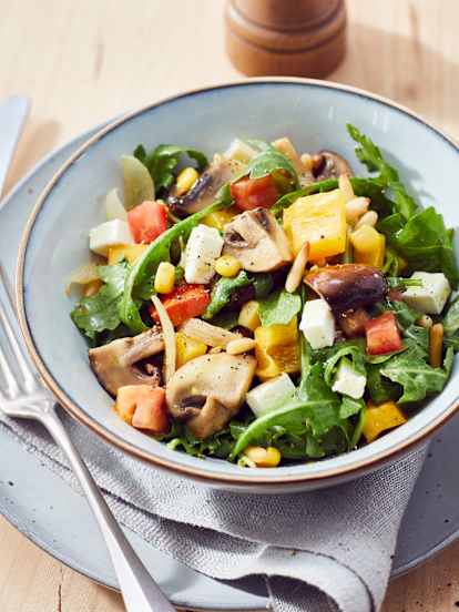 Sałatka z rukolą i pieczarkami