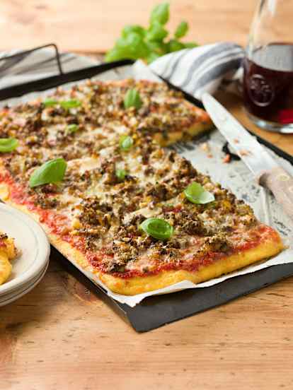 Polenta Pizza mit RUPP Rauchkäse Chili Paprika
