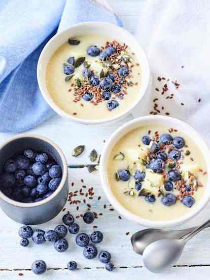 Smoothie bowl z ananasa