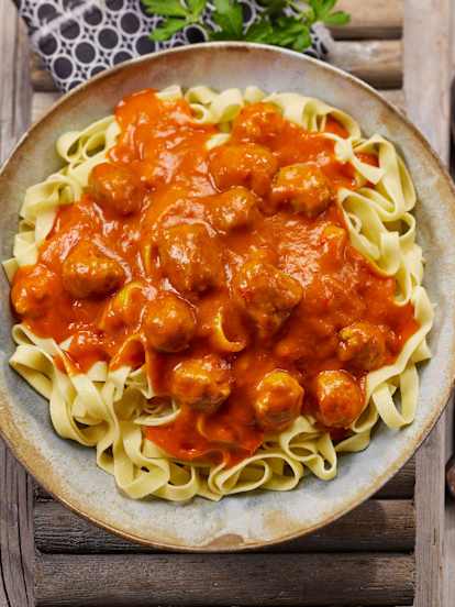 Peperonisauce mit Bratwurstbällchen