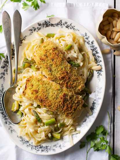 Saumon en croûte d'amandes et pappardelle aux asperges