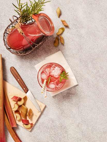 Rhabarbersirup mit Rosmarin