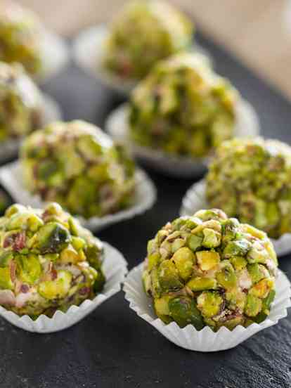 Bolitas de jamón con pistachos