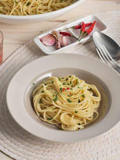 Espaguetis con ajo, aceite y guindilla