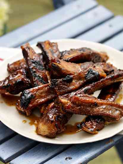 Ribs avec un glaçage aux pommes et au miel